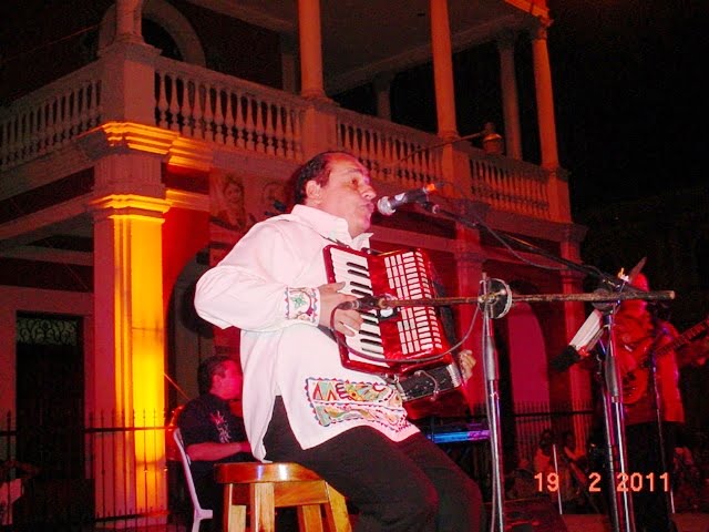 Carlos y su inseparable acordeon